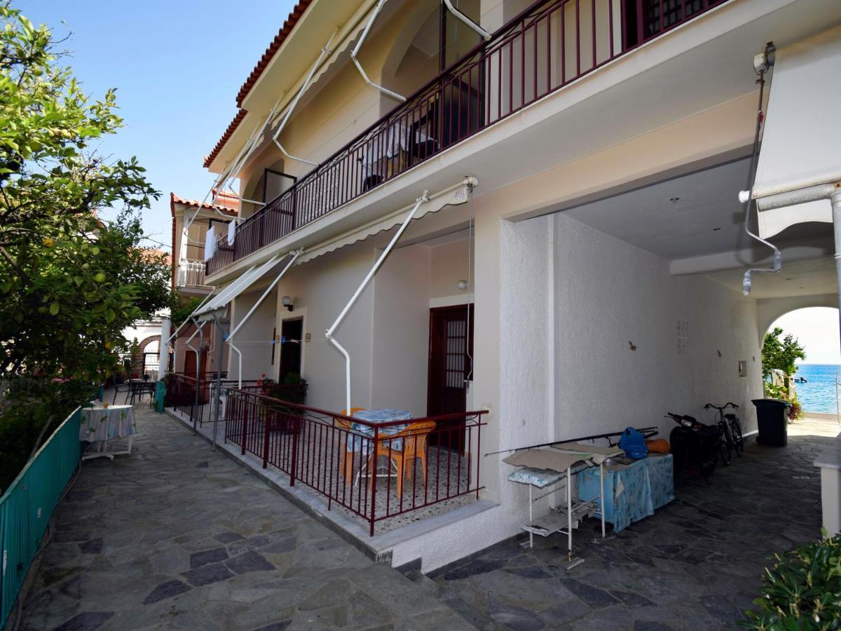 Mega Apartments Tirós 外观 照片