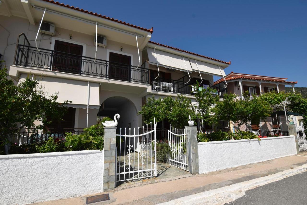 Mega Apartments Tirós 外观 照片
